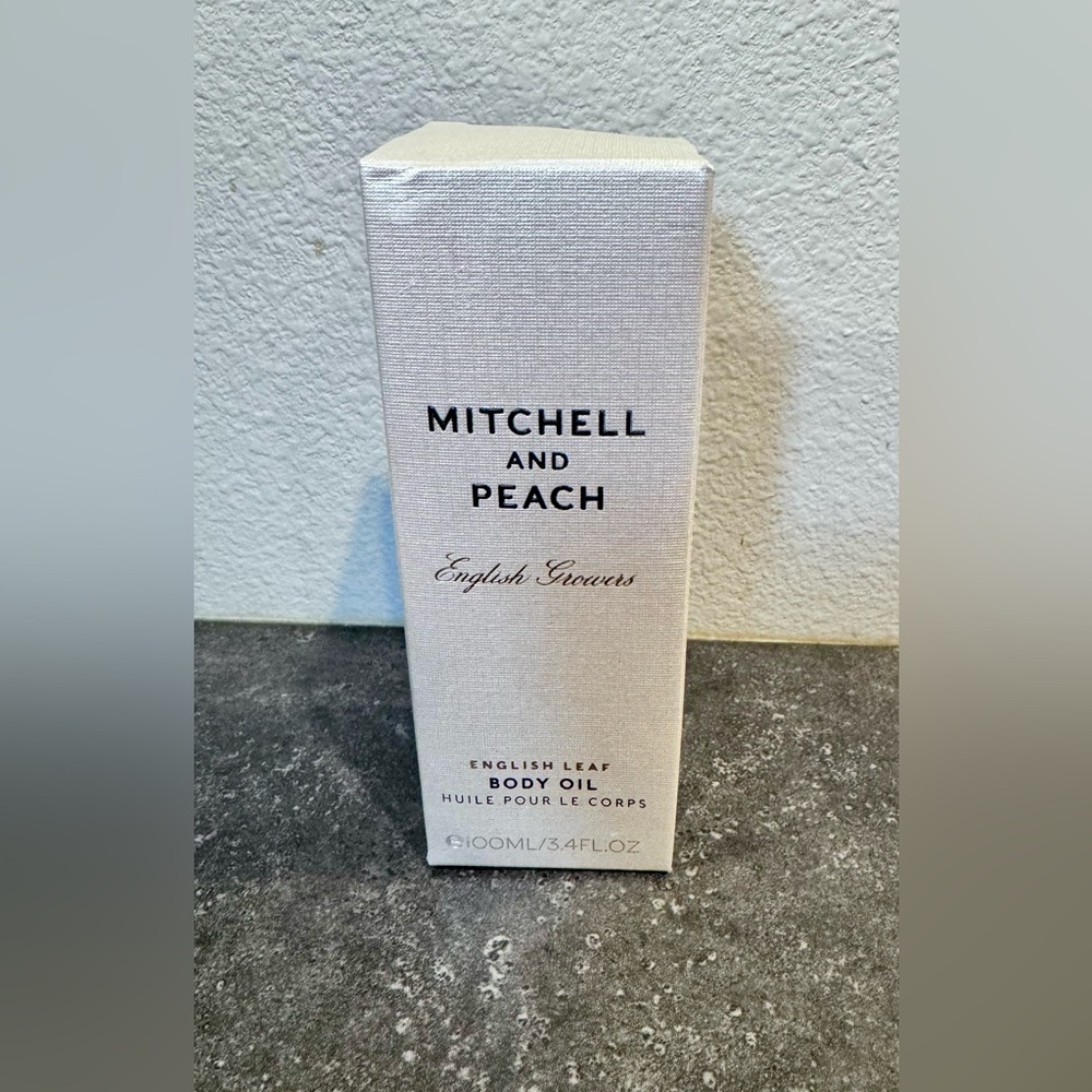 NIB Mitchell & Peach English Leaf Body Oil